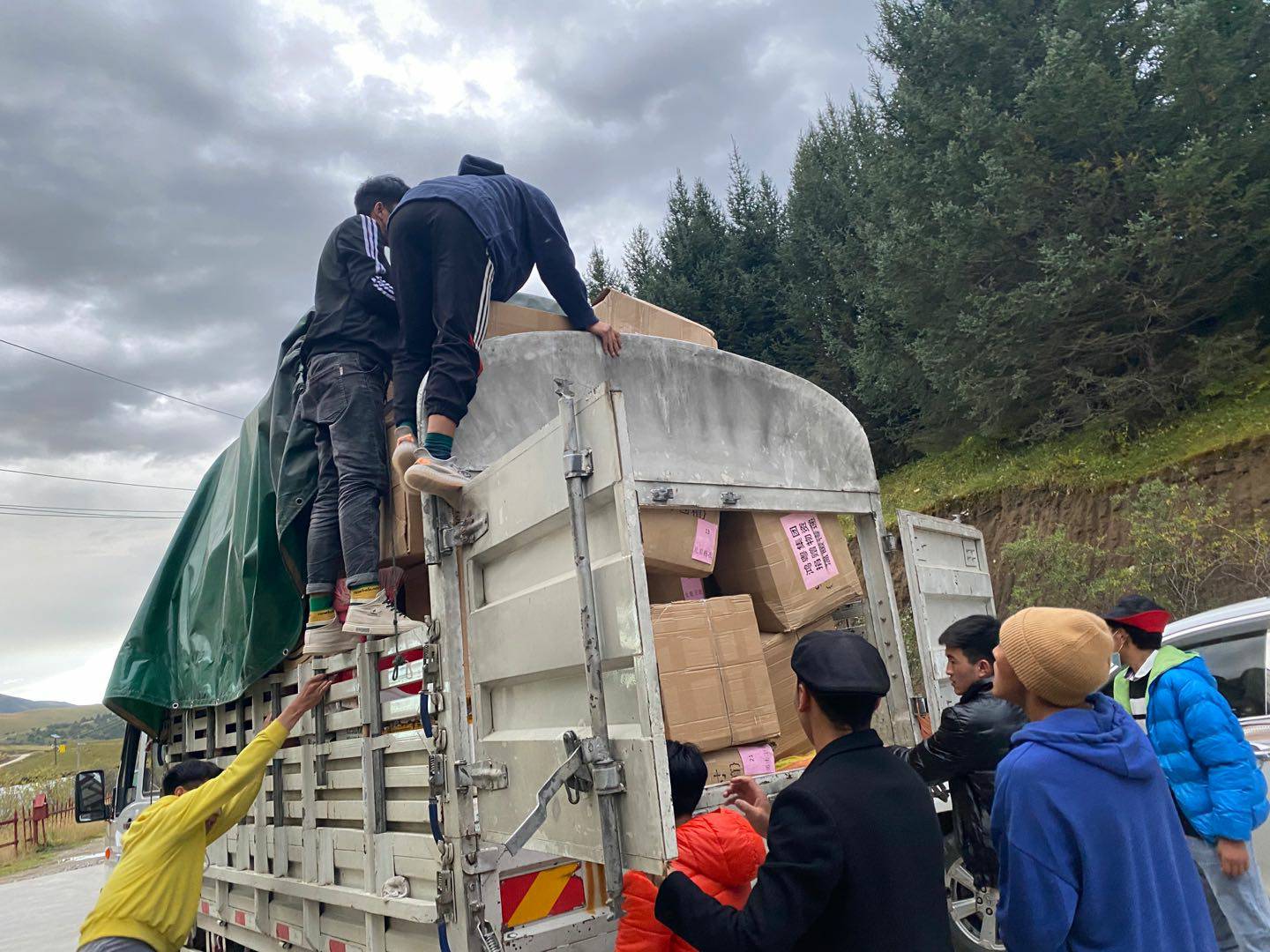 澳门大阳城官网-大阳城(中国)公益回顾丨家国同欢月同圆 温暖满载甘孜州(图5)